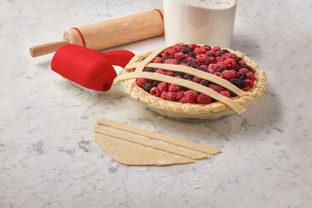 Talisman Designs Interchangeable Pastry Dough Cutter Set, Set of 2, Red