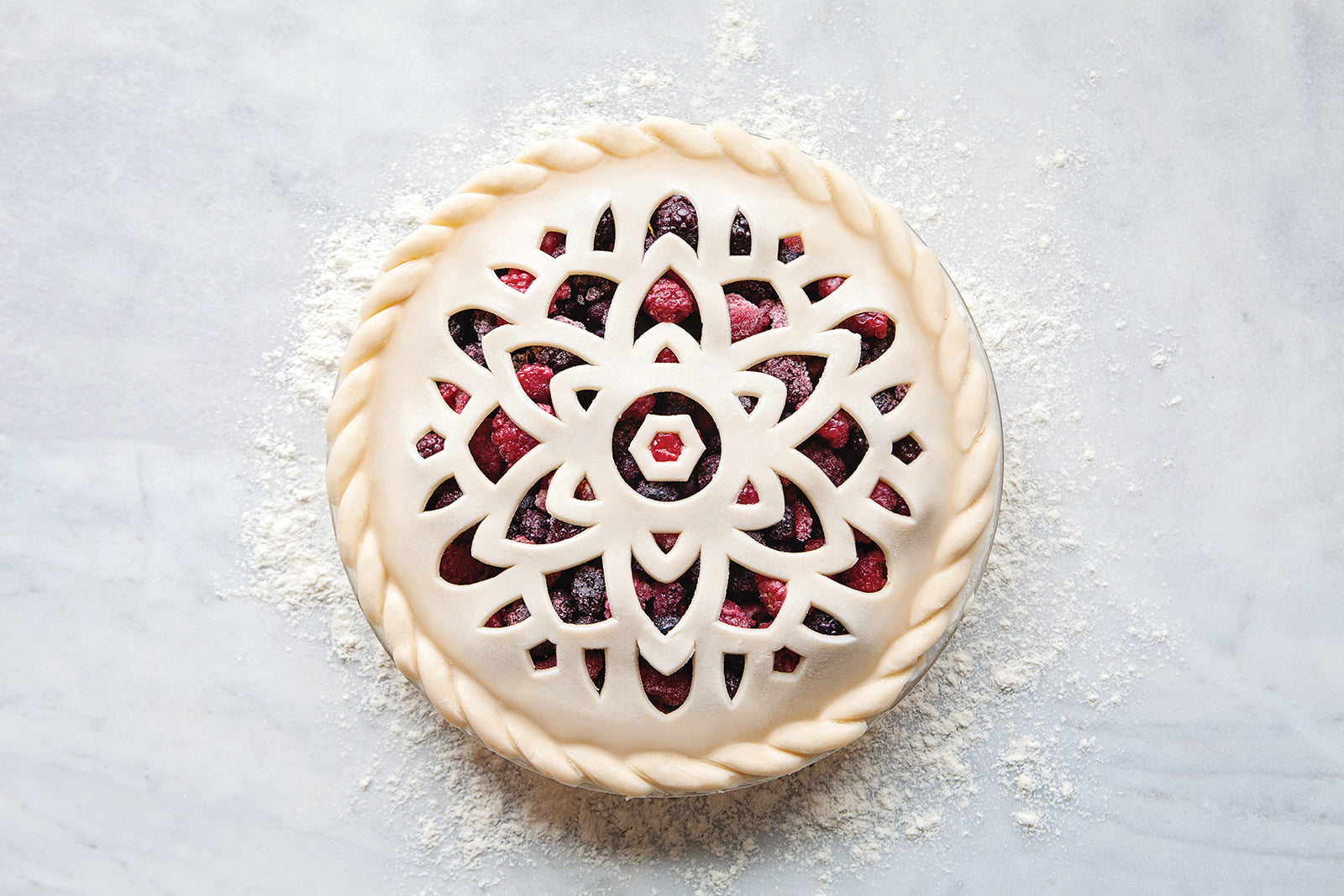Talisman Designs Pie Top Cutter for 10 inch Pies, Mandala, Red