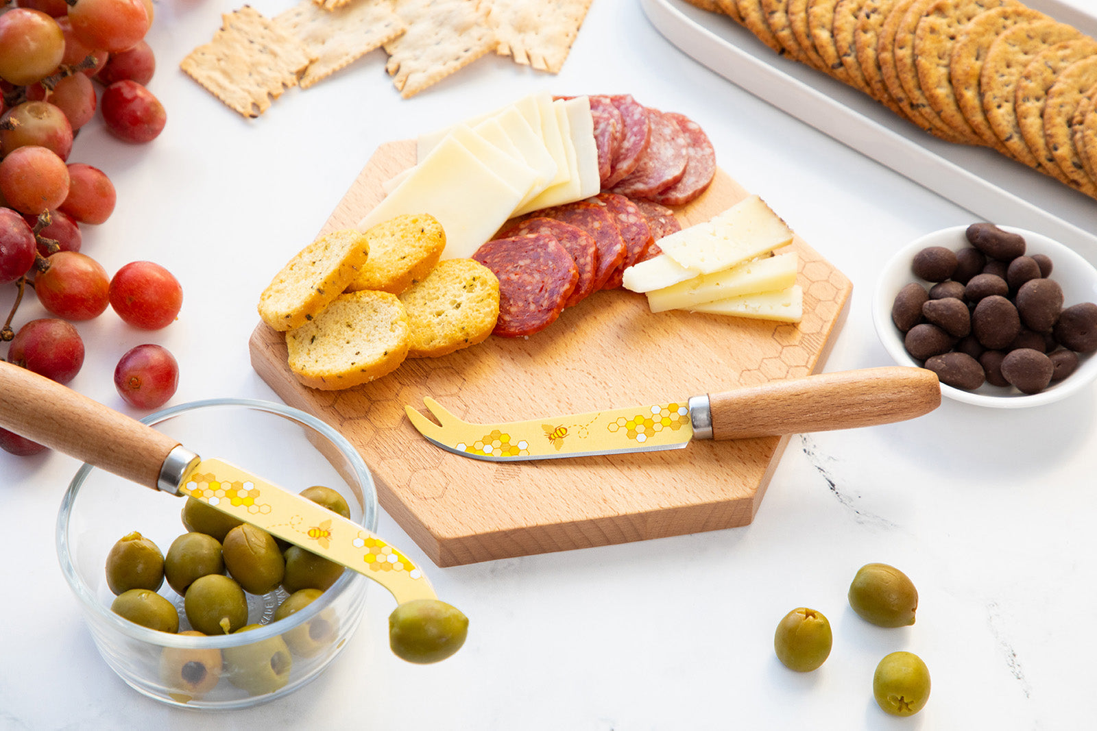 Talisman Designs Cheese Knife, Honey Bee Collection, Yellow