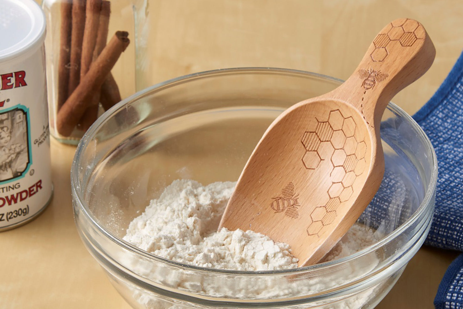 Talisman Designs Laser Etched Beechwood Large Scoop, Honey Bee Collection