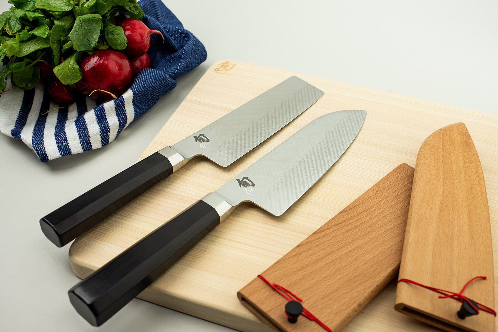 Shun Dual Core 7-Inch Santoku Knife w/Saya