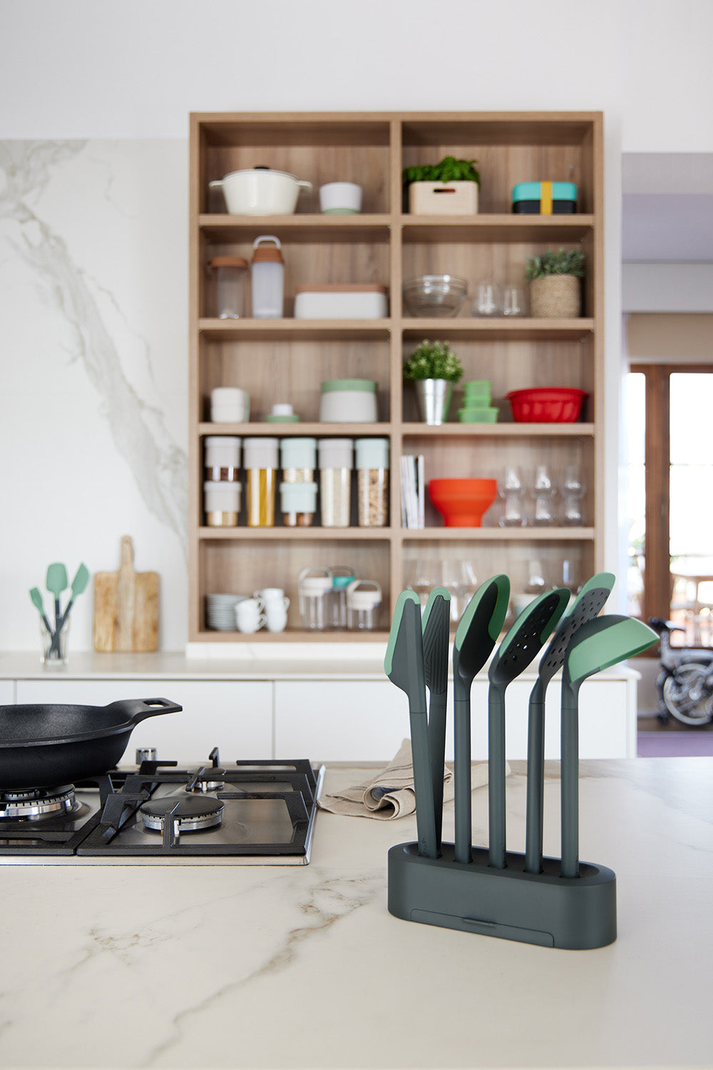 Lekue Essential Cooking Tool Set 5 Kitchen Utensils With Stand, Black