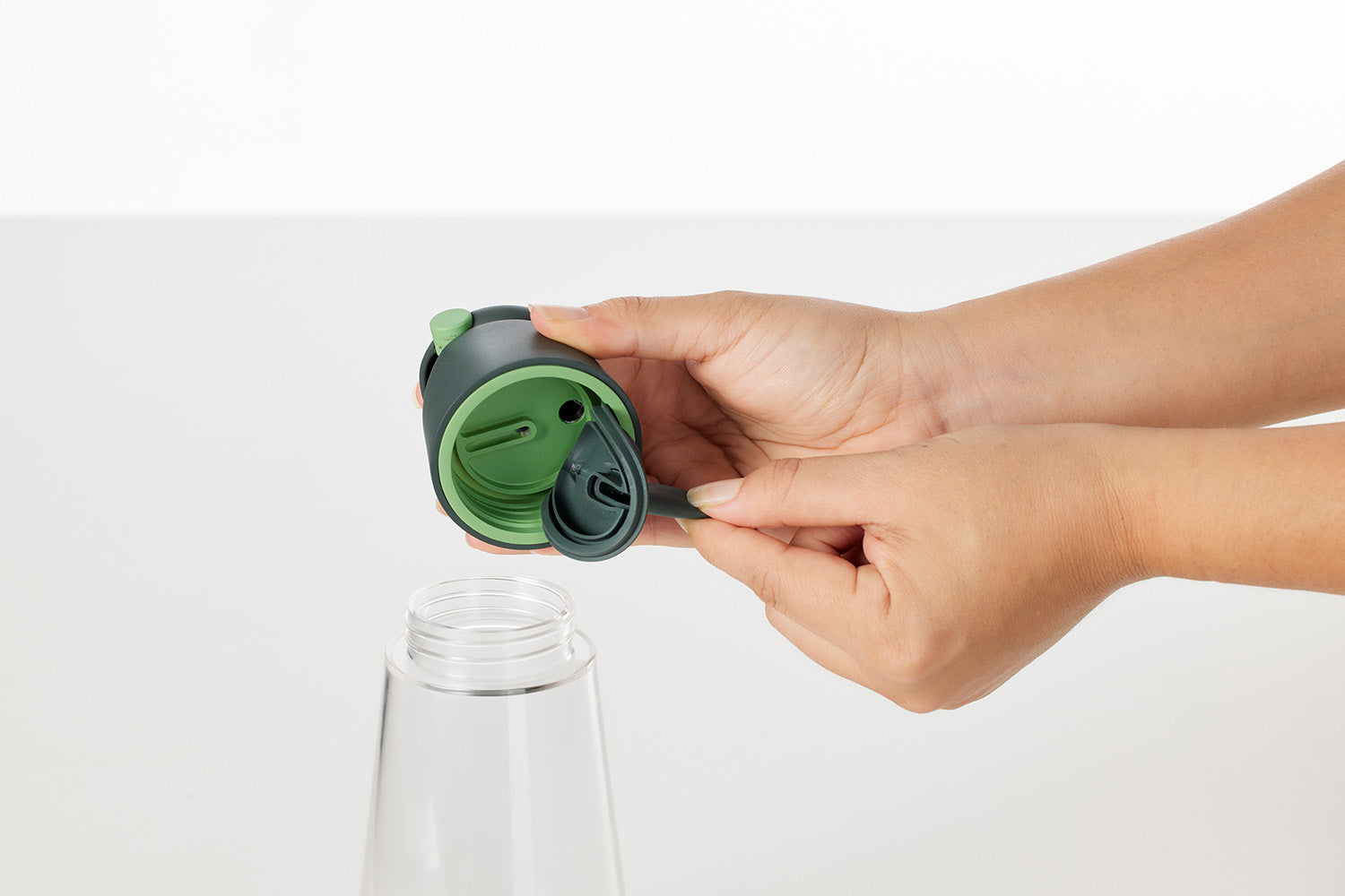 Lekue Oil Dispenser Bottle for Olive, Grapeseed, Canola, Vegetable Oil, 400 ml