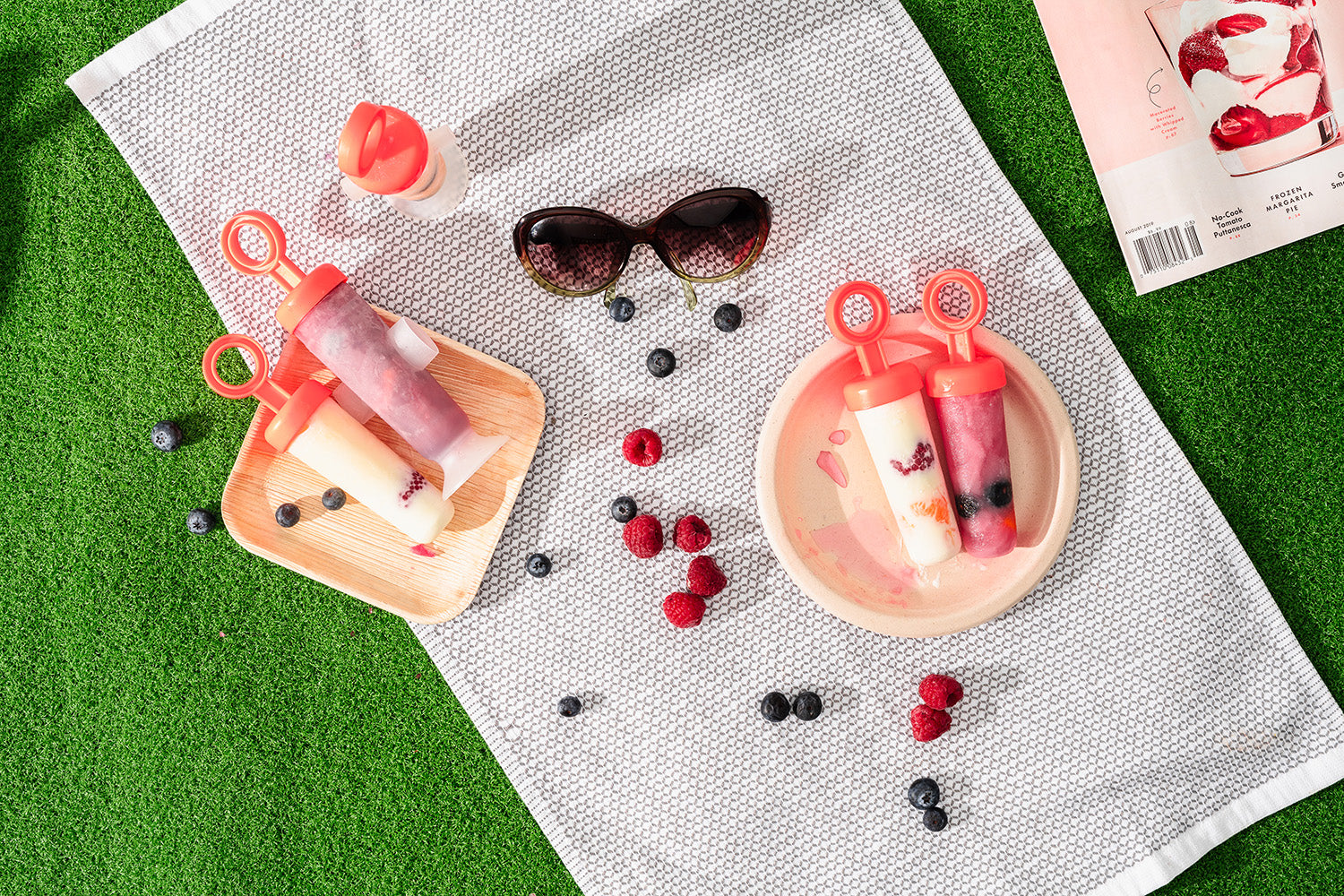 Cuisipro Snap-Fit Circle Pop Mold, 2.9oz/85ml, Set of 6, Coral