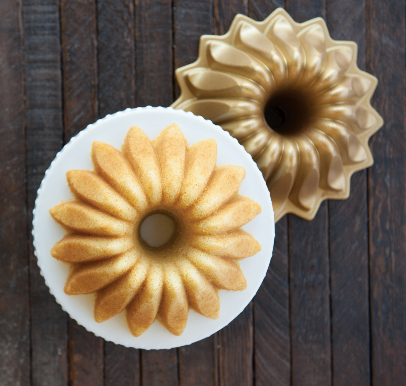 Nordic Ware Cast Aluminum Lotus Bundt Pan, Gold